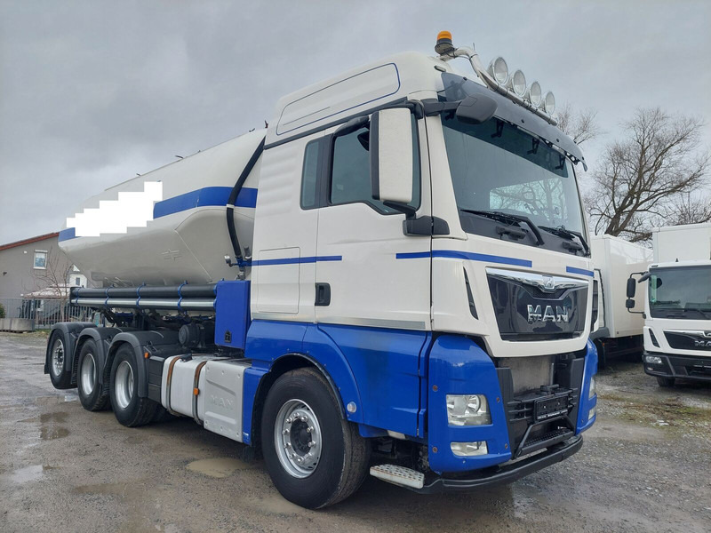 MAN TGX 35.440 Silo Euro 6 8x4 Lift+Lenk Klima (5) - Camion: photos 2 MAN TGX 35.440 Silo Euro 6 8x4 Lift+Lenk Klima (5) - Camion: photos 2