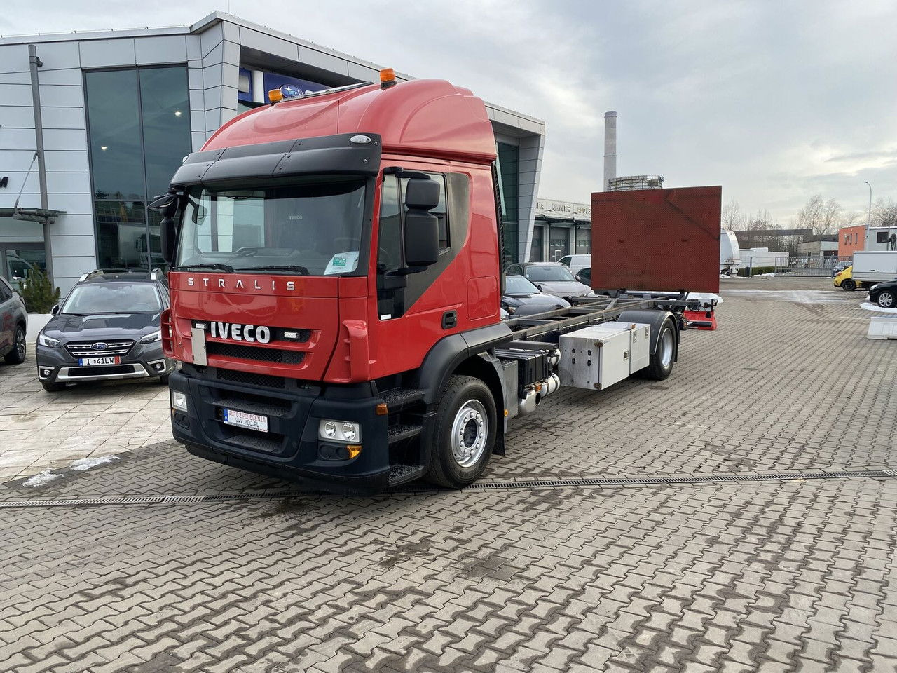 Iveco Stralis 360 AT 190 / Euro 5 / NEW Service / Long Frame - Châssis cabine: photos 2 Iveco Stralis 360 AT 190 / Euro 5 / NEW Service / Long Frame - Châssis cabine: photos 2