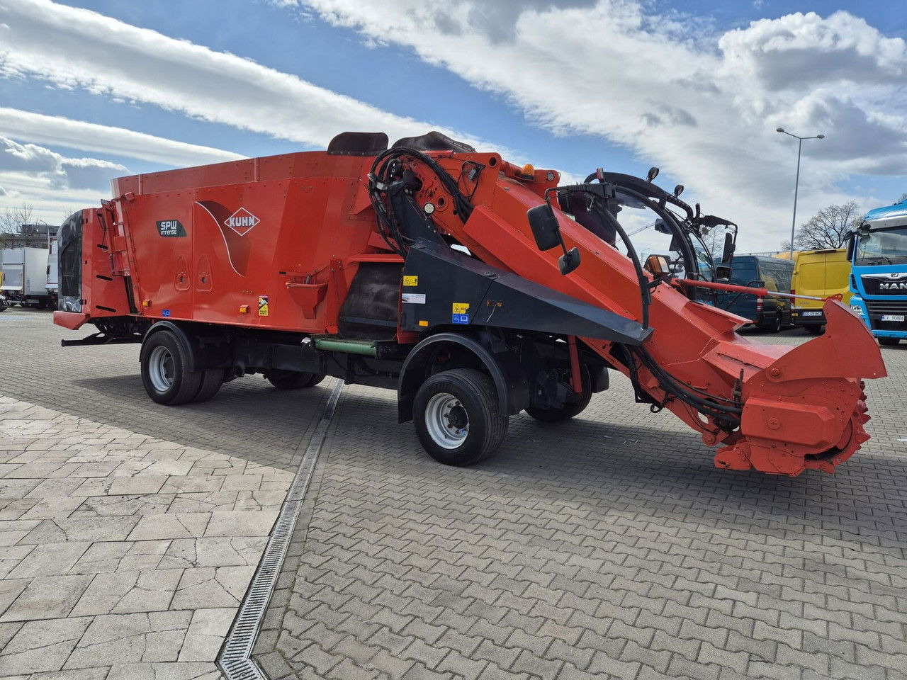 Kuhn SPW 22 Intense /feed wagon/ 1 Owner / NEW Service SPW 22 Intense /feed wago - Mélangeuse: photos 1 Kuhn SPW 22 Intense /feed wagon/ 1 Owner / NEW Service SPW 22 Intense /feed wago - Mélangeuse: photos 1