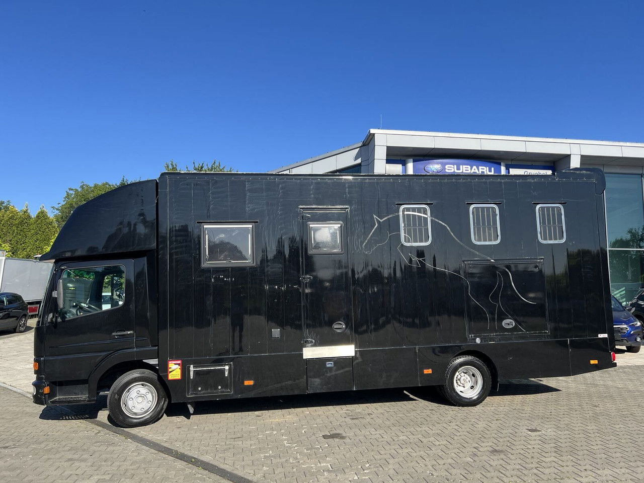 Mercedes-Benz Atego 815 For 4 horses + 3 people / like camper - Camion chevaux: photos 3 Mercedes-Benz Atego 815 For 4 horses + 3 people / like camper - Camion chevaux: photos 3