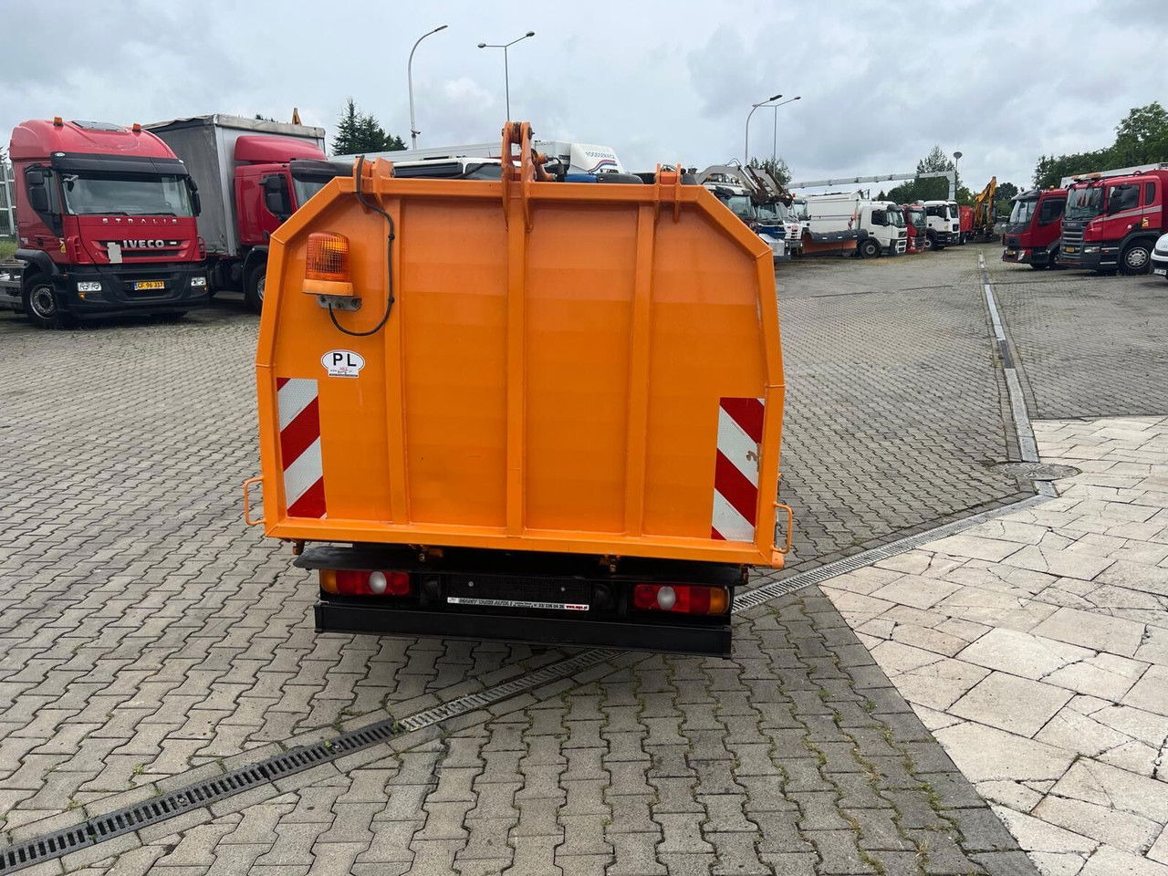 Mitsubishi Canter Fuso 3S13 AMT / Presscontainer / LOW KM / Super Condition - Benne à ordures ménagères: photos 5 Mitsubishi Canter Fuso 3S13 AMT / Presscontainer / LOW KM / Super Condition - Benne à ordures ménagères: photos 5