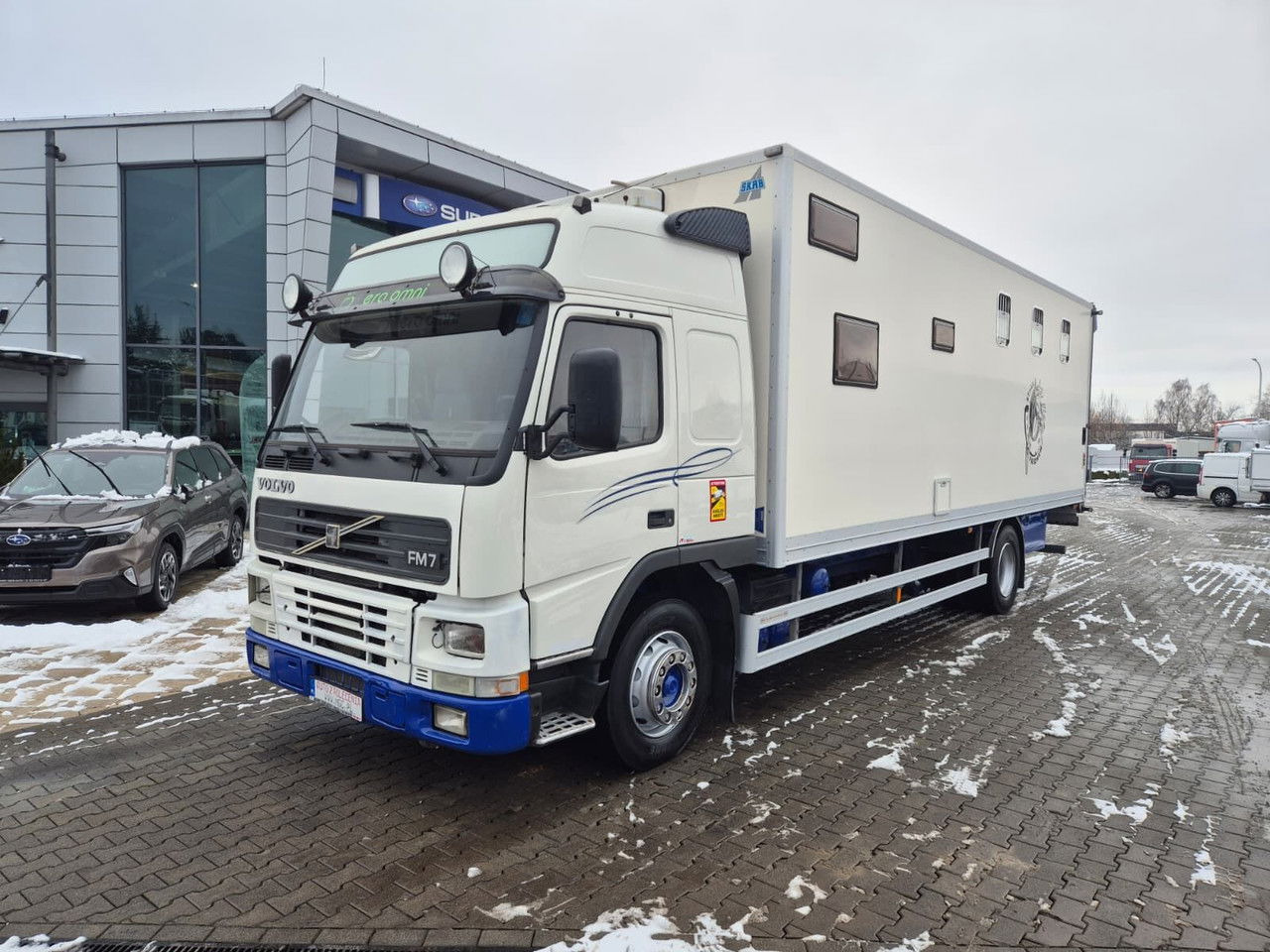 VOLVO FM 7 5 Horses / 3 People Live Cabin / 1 Owner / Serviced - Camion chevaux: photos 1 VOLVO FM 7 5 Horses / 3 People Live Cabin / 1 Owner / Serviced - Camion chevaux: photos 1