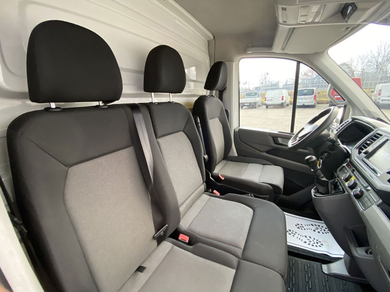 Volkswagen Crafter 2.0 TDI 177HP / High Container / Lift 750KG / Super Cond Volkswagen Crafter 2.0 TDI 177HP / High Container / Lift 750KG / Super Cond — crédit-bail Volkswagen Crafter 2.0 TDI 177HP / High Container / Lift 750KG / Super Cond Volkswagen Crafter 2.0 TDI 177HP / High Container / Lift 750KG / Super Cond: photos 14
