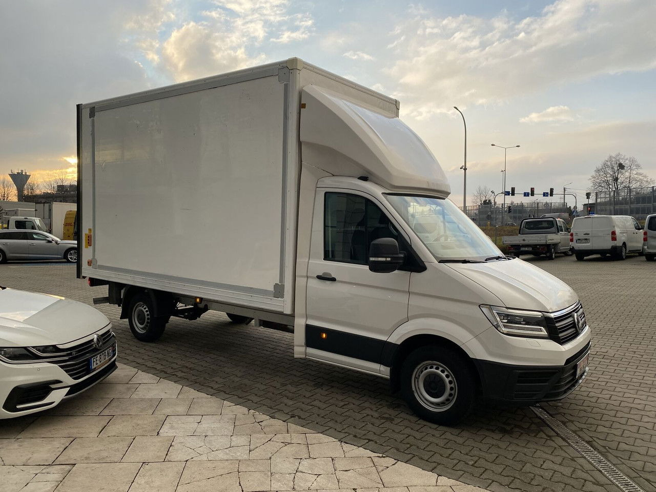 Volkswagen Crafter 2.0 TDI 177HP / High Container / Lift 750KG / Super Cond Volkswagen Crafter 2.0 TDI 177HP / High Container / Lift 750KG / Super Cond — crédit-bail Volkswagen Crafter 2.0 TDI 177HP / High Container / Lift 750KG / Super Cond Volkswagen Crafter 2.0 TDI 177HP / High Container / Lift 750KG / Super Cond: photos 8