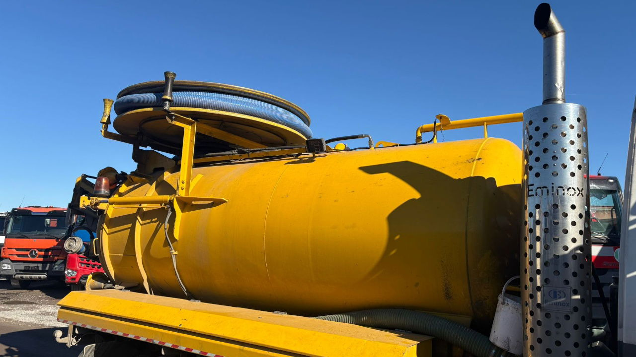 DAF AE55 4x2 vacuum + pressure truck - 8000 liters - Camion vidangeur: photos 4 DAF AE55 4x2 vacuum + pressure truck - 8000 liters - Camion vidangeur: photos 4