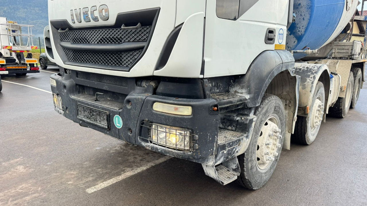 Iveco Trakker AD340TB45 8x4 mixer 10m3 - Camion malaxeur: photos 2 Iveco Trakker AD340TB45 8x4 mixer 10m3 - Camion malaxeur: photos 2