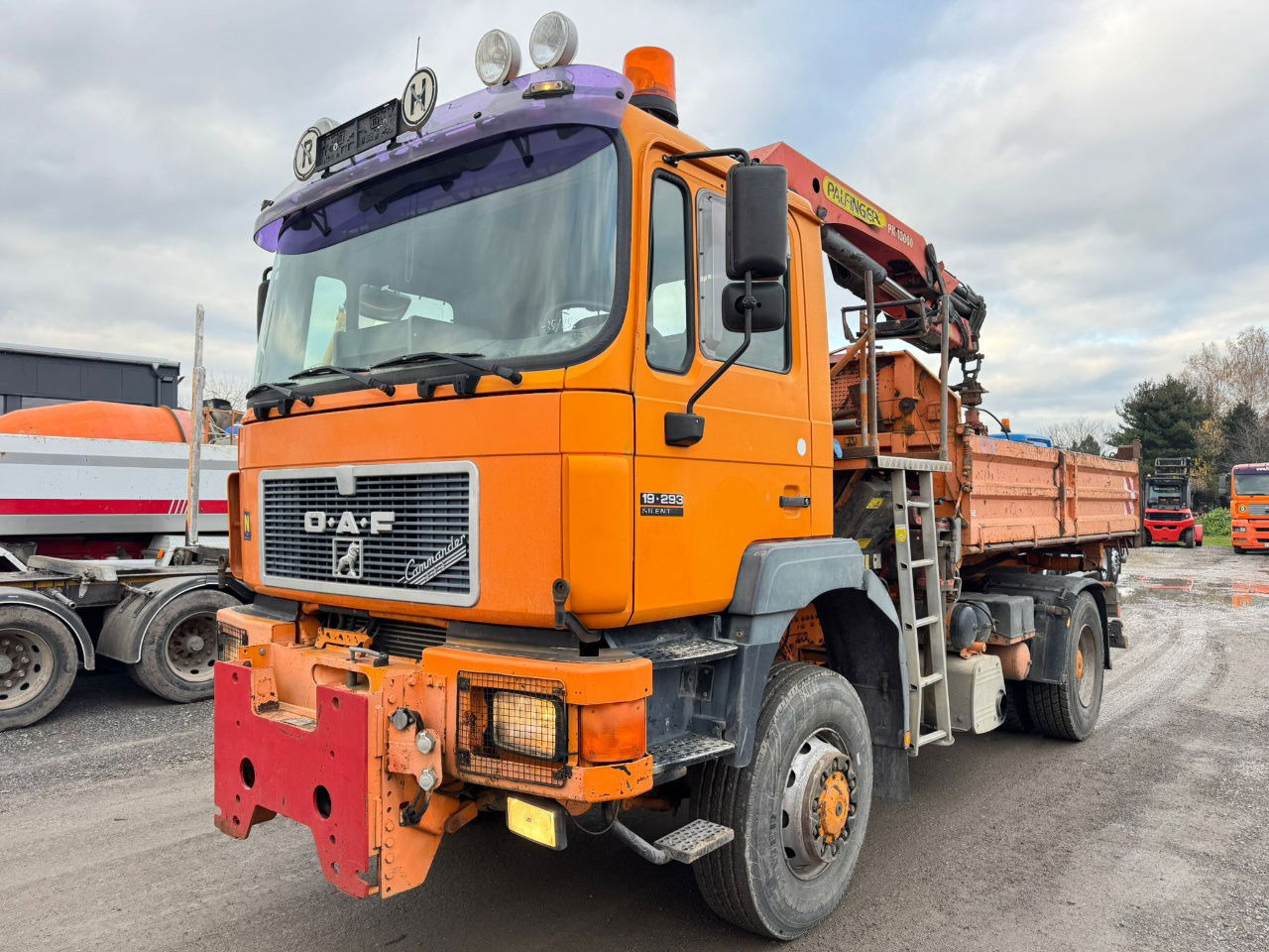 MAN 19.293 4x4 tipper 14.8M - remote control - Camion benne: photos 1 MAN 19.293 4x4 tipper 14.8M - remote control - Camion benne: photos 1