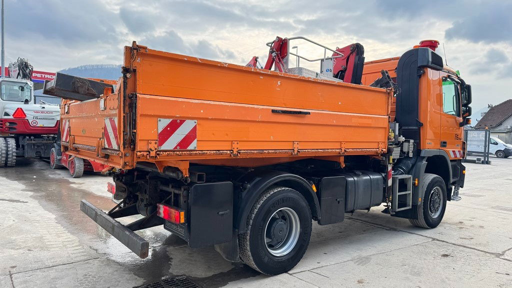 Mercedes-Benz Actros 1832 AK tipper 4x4 - crane Fassi 9.2M - remote control - Camion benne: photos 5 Mercedes-Benz Actros 1832 AK tipper 4x4 - crane Fassi 9.2M - remote control - Camion benne: photos 5