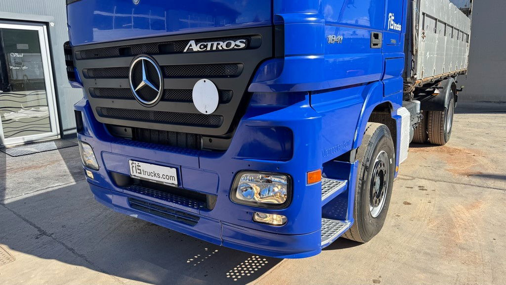 Mercedes-Benz Actros 1841 L 4x2 tipper - tarpaulin - euro 5 - Camion benne: photos 2 Mercedes-Benz Actros 1841 L 4x2 tipper - tarpaulin - euro 5 - Camion benne: photos 2
