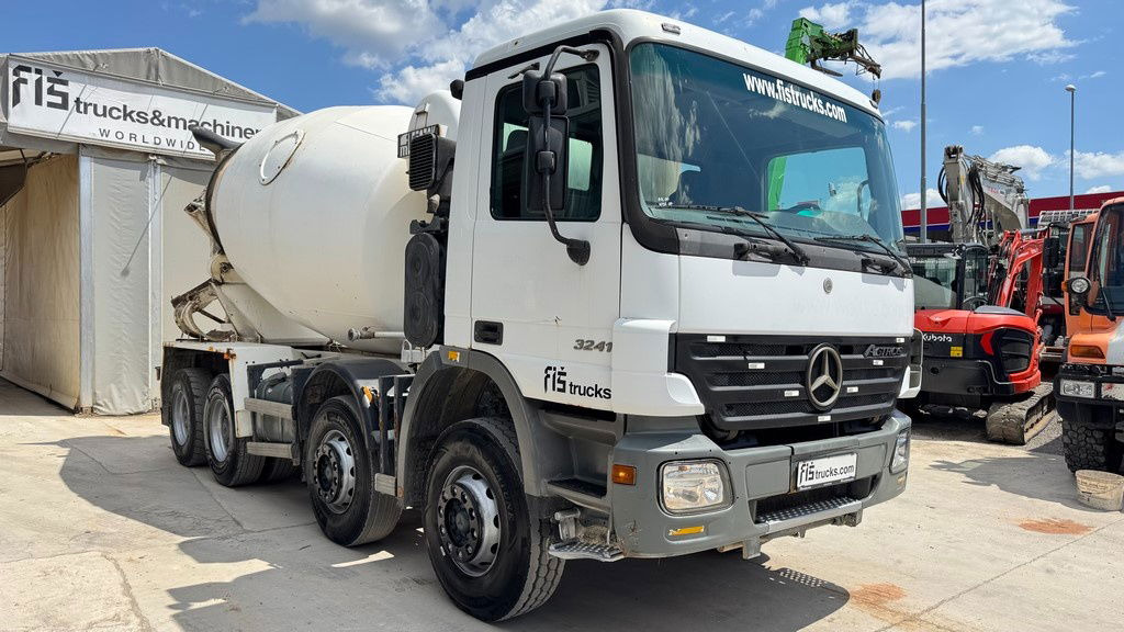 Mercedes-Benz Actros 3241 8x4 mixer 9m3 - Camion malaxeur: photos 5 Mercedes-Benz Actros 3241 8x4 mixer 9m3 - Camion malaxeur: photos 5