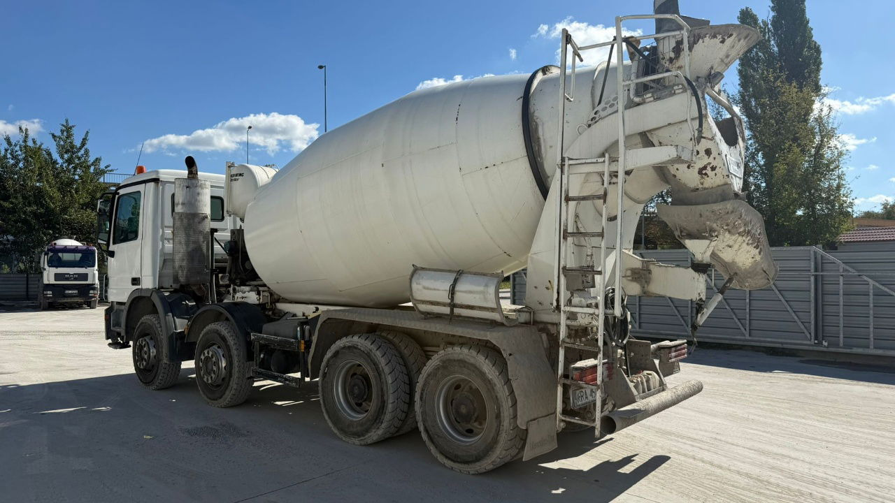 Mercedes-Benz Actros 3536 8x4 beton Schwing mixer 10m3 - Camion malaxeur: photos 3 Mercedes-Benz Actros 3536 8x4 beton Schwing mixer 10m3 - Camion malaxeur: photos 3