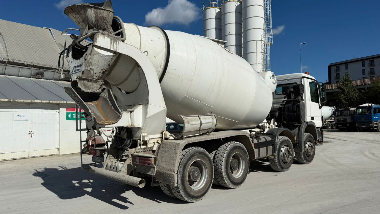 Mercedes-Benz Actros 3536 8x4 beton Schwing mixer 10m3 - Camion malaxeur: photos 4 Mercedes-Benz Actros 3536 8x4 beton Schwing mixer 10m3 - Camion malaxeur: photos 4