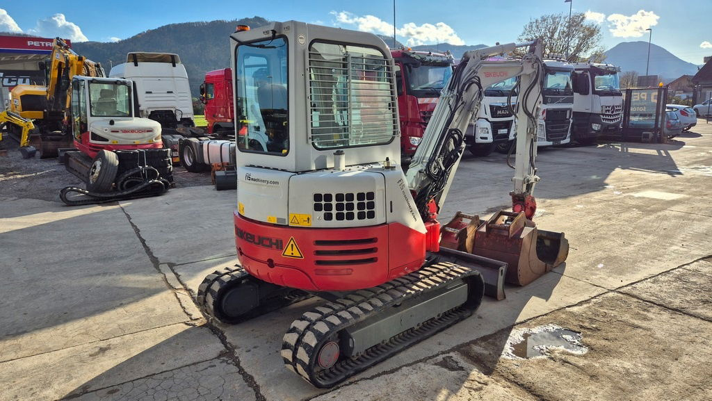 Takeuchi TB138FR - Powertilt - 3X Buckets - 2015 Year - Mini pelle: photos 3 Takeuchi TB138FR - Powertilt - 3X Buckets - 2015 Year - Mini pelle: photos 3