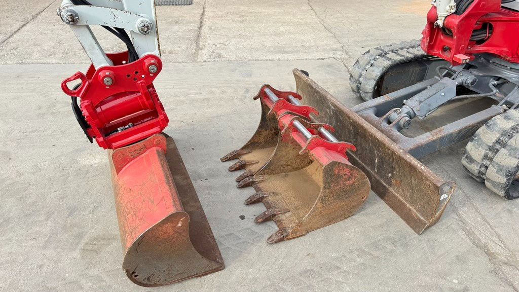 Takeuchi TB230 - Powertilt - 3X Buckets - 2021 Year - TOP - Mini pelle: photos 5 Takeuchi TB230 - Powertilt - 3X Buckets - 2021 Year - TOP - Mini pelle: photos 5