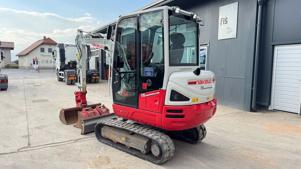 Takeuchi TB230 - Powertilt - 3X Buckets - 2021 Year - TOP - Mini pelle: photos 4 Takeuchi TB230 - Powertilt - 3X Buckets - 2021 Year - TOP - Mini pelle: photos 4