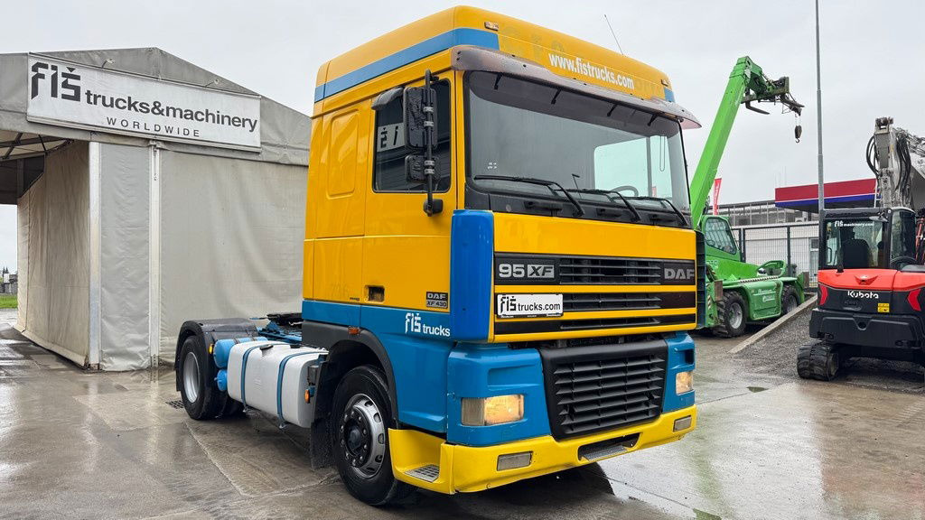 DAF XF 95.430 4x2 tractor unit - euro 3 - Tracteur routier: photos 3 DAF XF 95.430 4x2 tractor unit - euro 3 - Tracteur routier: photos 3