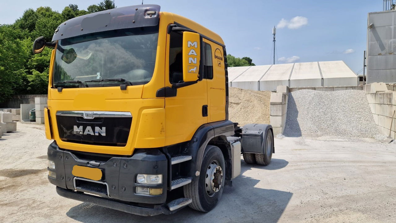 MAN 18.440 4x4 BLS tractor unit - tipp. hydraulics - Tracteur routier: photos 1 MAN 18.440 4x4 BLS tractor unit - tipp. hydraulics - Tracteur routier: photos 1