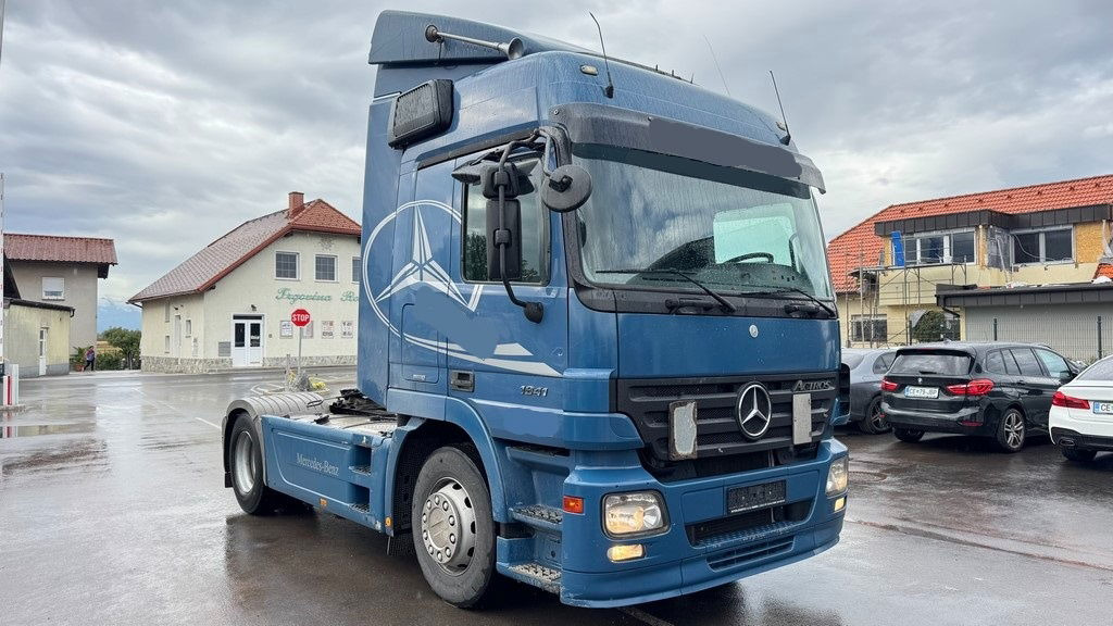 Mercedes-Benz Actros 1841 LS 4x2 tractor unit - retarder - Tracteur routier: photos 3 Mercedes-Benz Actros 1841 LS 4x2 tractor unit - retarder - Tracteur routier: photos 3
