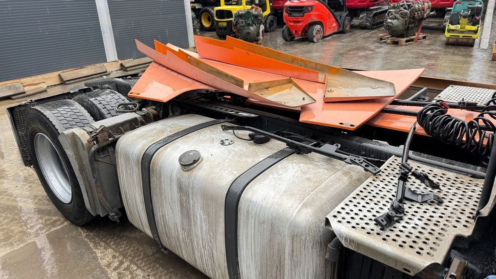 Mercedes-Benz Actros 1844 4x2 - tractor unit - retarder - Tracteur routier: photos 4 Mercedes-Benz Actros 1844 4x2 - tractor unit - retarder - Tracteur routier: photos 4