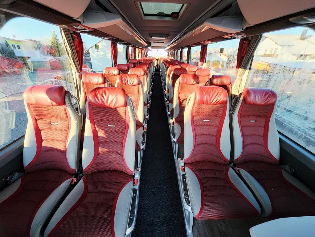 Setra S 516 HDH Kopfstützen / USB / Steckdosen - Autocar: photos 5 Setra S 516 HDH Kopfstützen / USB / Steckdosen - Autocar: photos 5