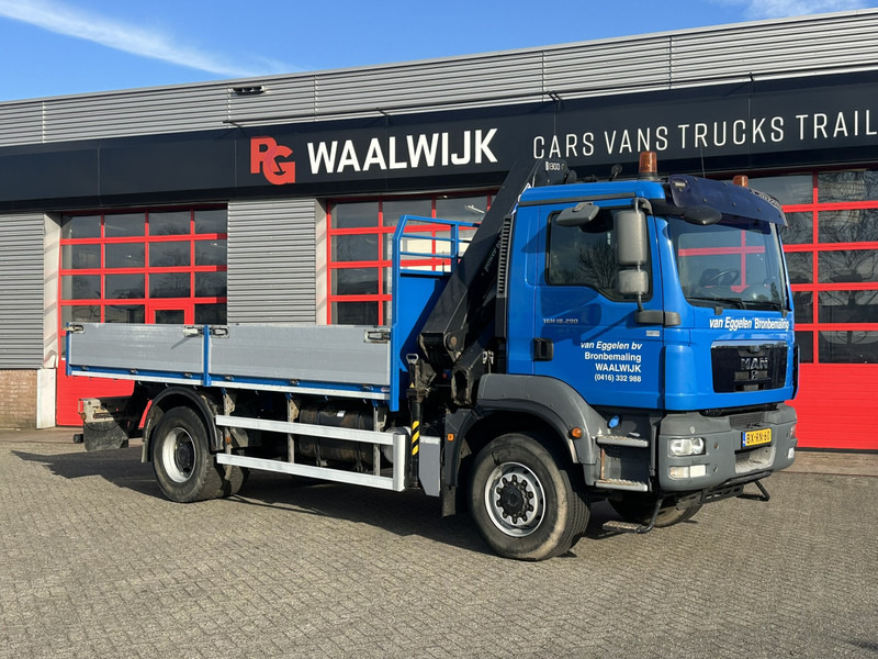 MAN TGM 18-290 4x4 Kraan met Open laadbak HMF Kraan 13 T - Camion grue: photos 3 MAN TGM 18-290 4x4 Kraan met Open laadbak HMF Kraan 13 T - Camion grue: photos 3