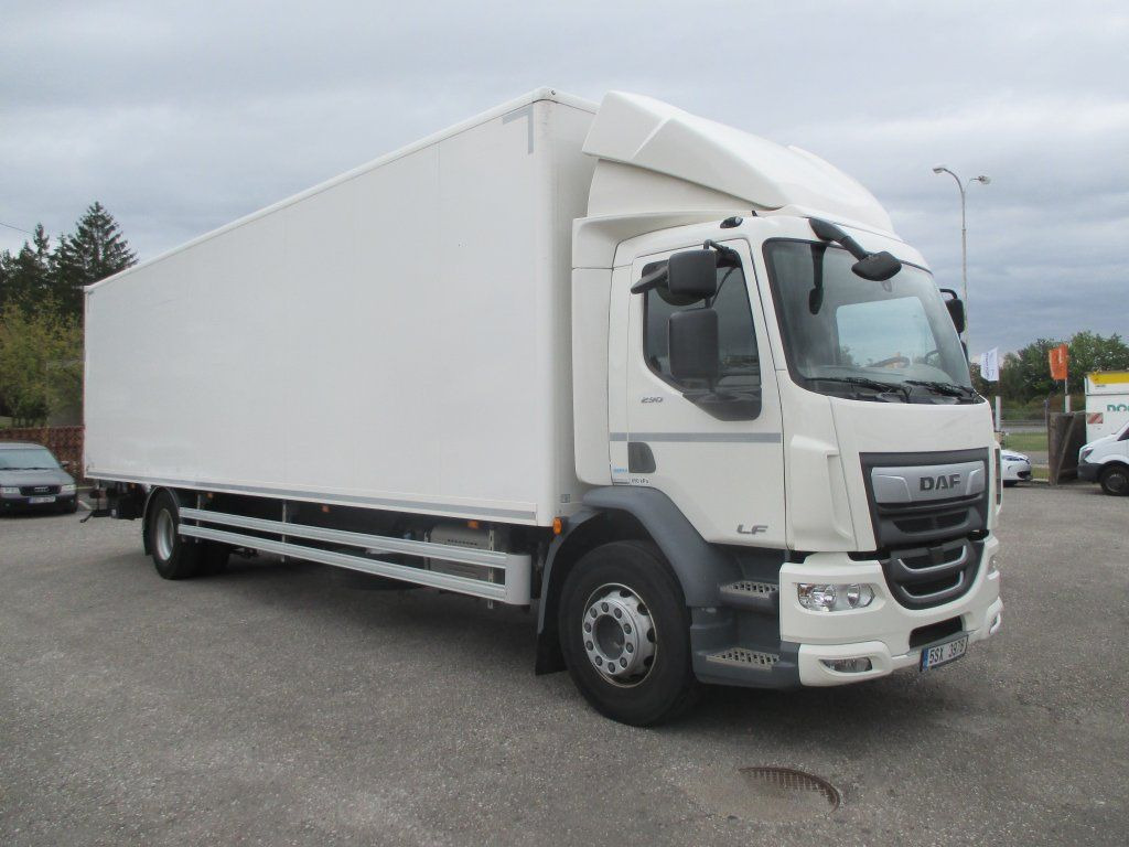DAF 18.290 - Camion fourgon: photos 3 DAF 18.290 - Camion fourgon: photos 3