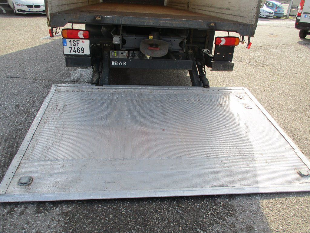 DAF LF 12.260 - Camion à rideaux coulissants: photos 5 DAF LF 12.260 - Camion à rideaux coulissants: photos 5