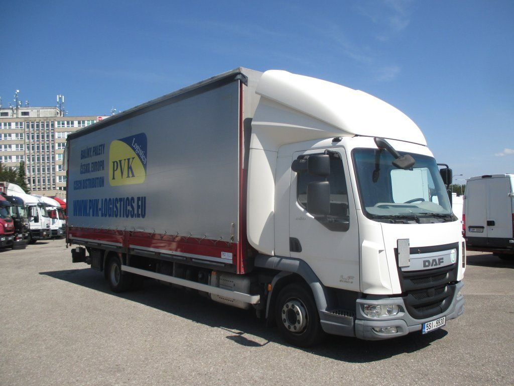 DAF LF 260 - Camion plateau: photos 3 DAF LF 260 - Camion plateau: photos 3