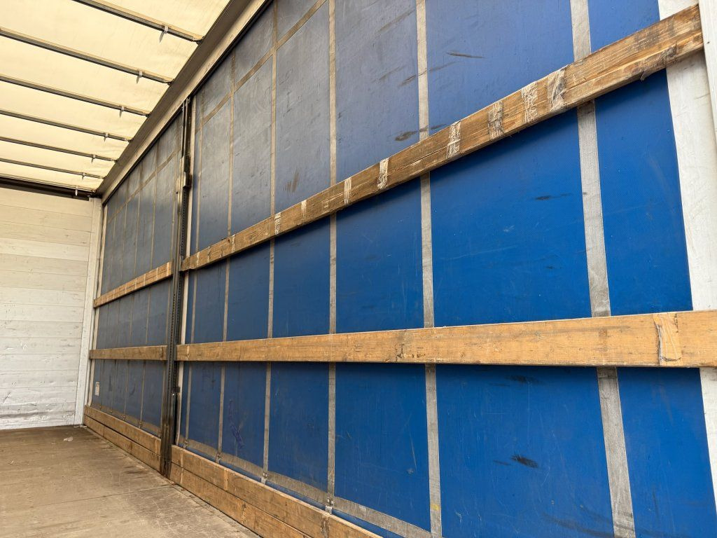 Camion à rideaux coulissants DAF LF220 EURO 6: photos 20