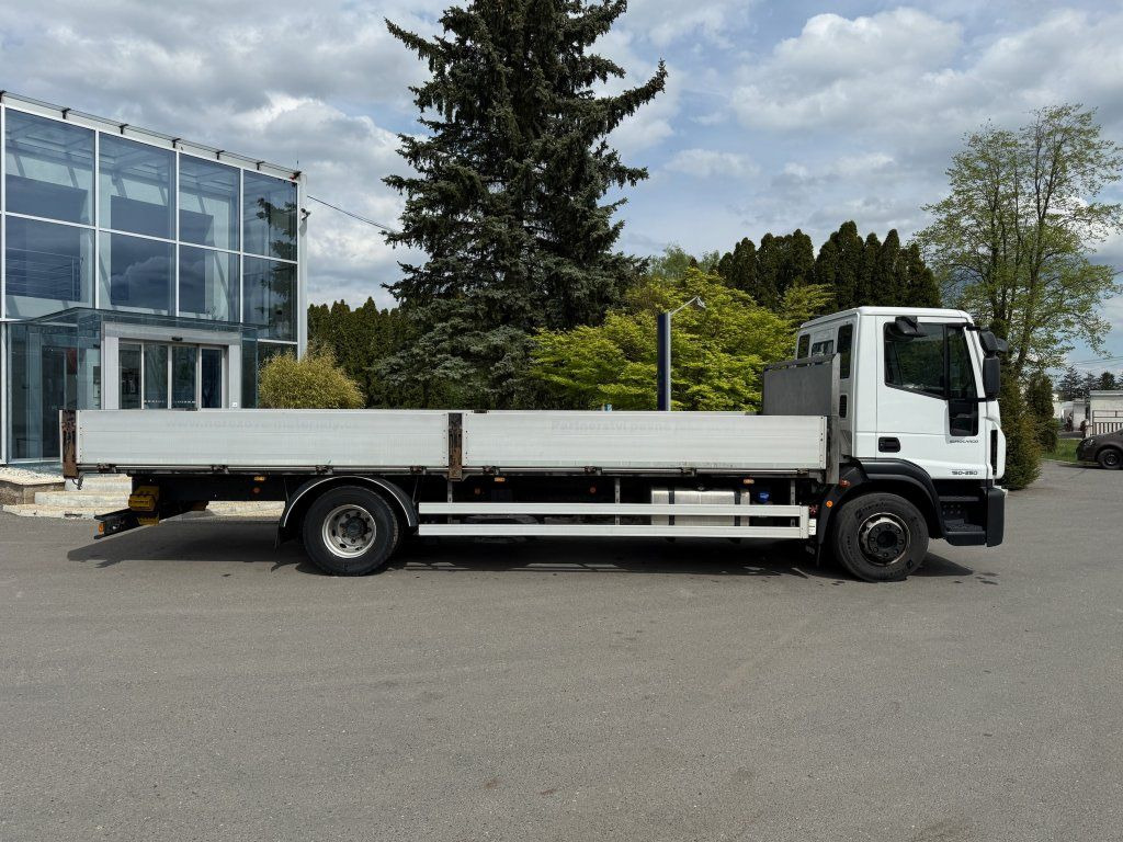 Iveco 150E25 EURO 6 - Camion plateau: photos 3 Iveco 150E25 EURO 6 - Camion plateau: photos 3
