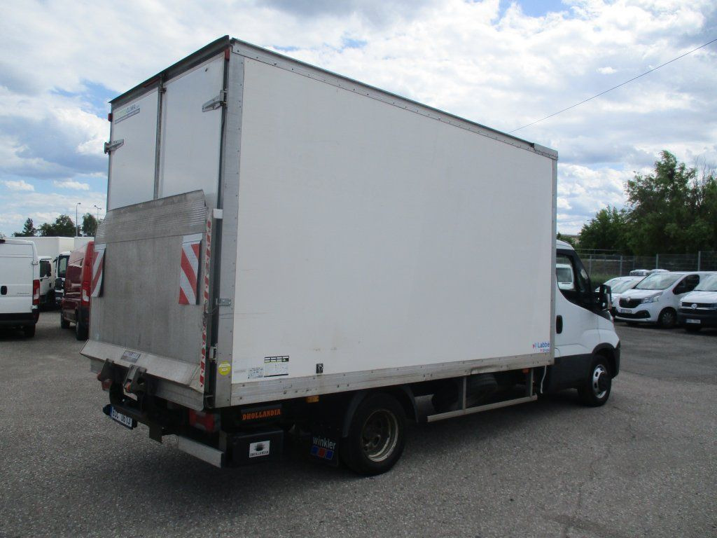 Iveco Daily 35C16 Dhollandia - Utilitaire frigorifique: photos 5 Iveco Daily 35C16 Dhollandia - Utilitaire frigorifique: photos 5