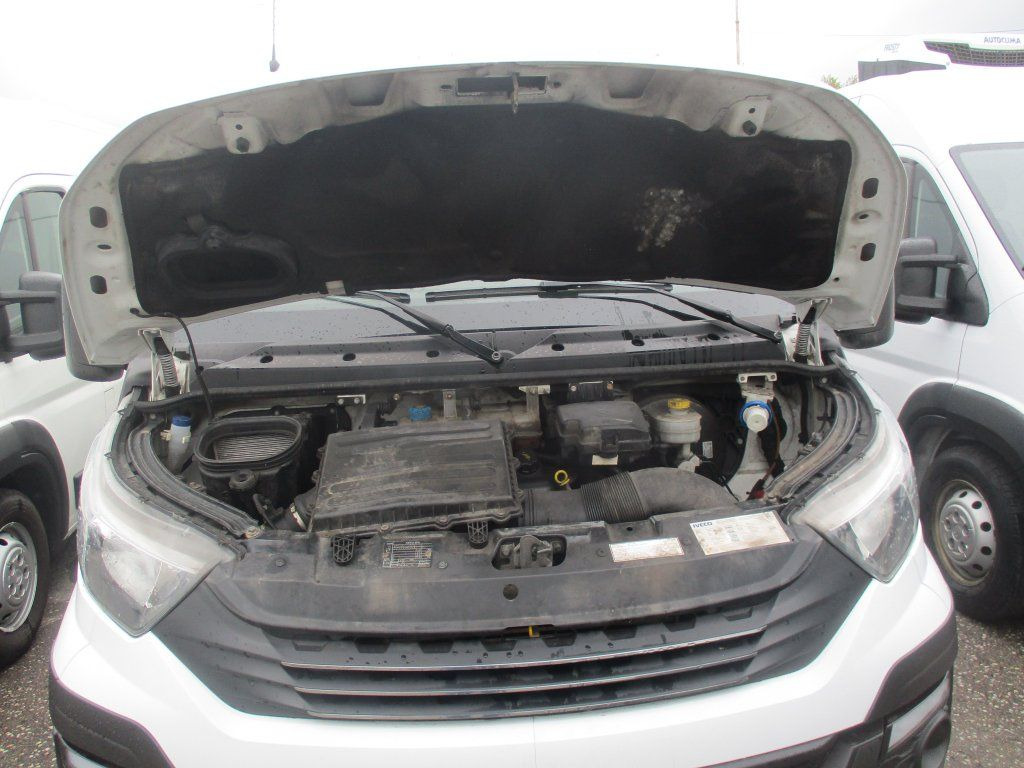 Utilitaire frigorifique Iveco Daily 35C16: photos 9
