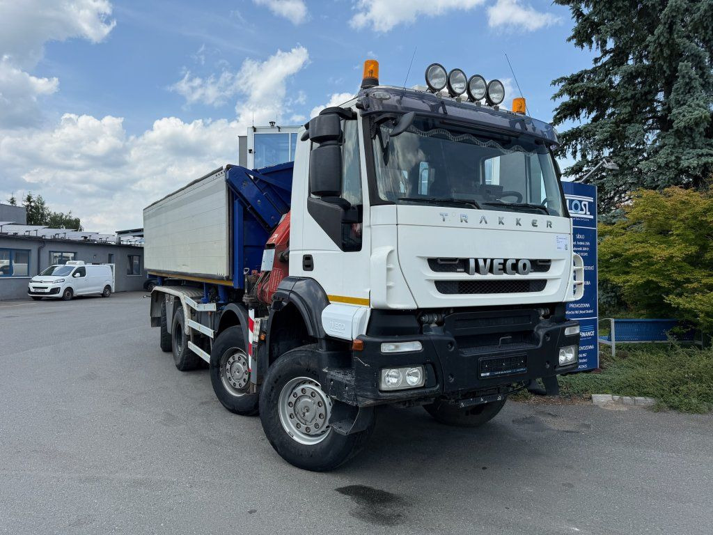 Iveco Trakker AD410 T45 8x8 + HMF 1643 Z2 - Camion benne: photos 2 Iveco Trakker AD410 T45 8x8 + HMF 1643 Z2 - Camion benne: photos 2
