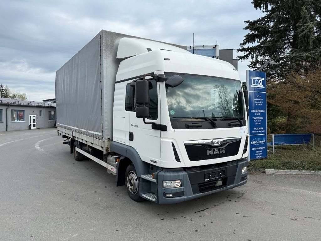 MAN TGL8.220 EURO 6 - Utilitaire rideaux coulissants (PLSC): photos 2 MAN TGL8.220 EURO 6 - Utilitaire rideaux coulissants (PLSC): photos 2