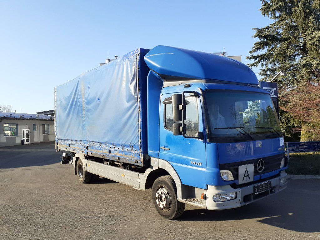 Mercedes-Benz 1018 Atego EURO 3 - Camion à rideaux coulissants: photos 2 Mercedes-Benz 1018 Atego EURO 3 - Camion à rideaux coulissants: photos 2