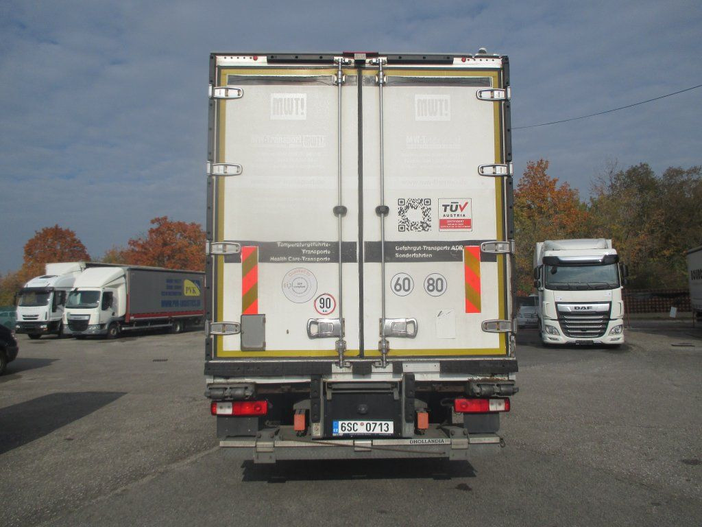 Renault D18 320 - Camion frigorifique: photos 5 Renault D18 320 - Camion frigorifique: photos 5