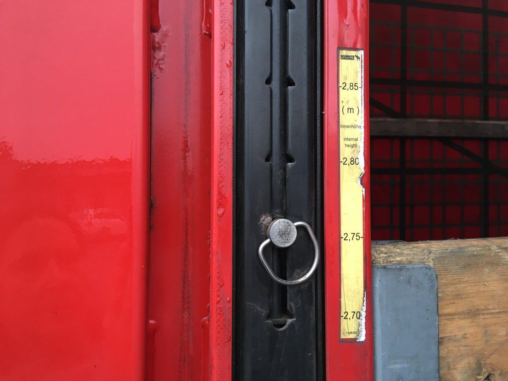 Semi-remorque rideaux coulissants Schmitz Cargobull SCB*S3T standard/lifting roof/Hubdach 2,70-2,85m: photos 16 Semi-remorque rideaux coulissants Schmitz Cargobull SCB*S3T standard/lifting roof/Hubdach 2,70-2,85m: photos 16