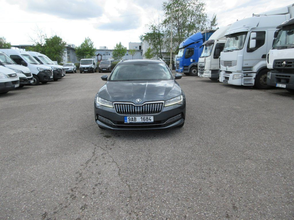 Skoda 2.0 Tdi  Style - Voiture break: photos 2 Skoda 2.0 Tdi  Style - Voiture break: photos 2