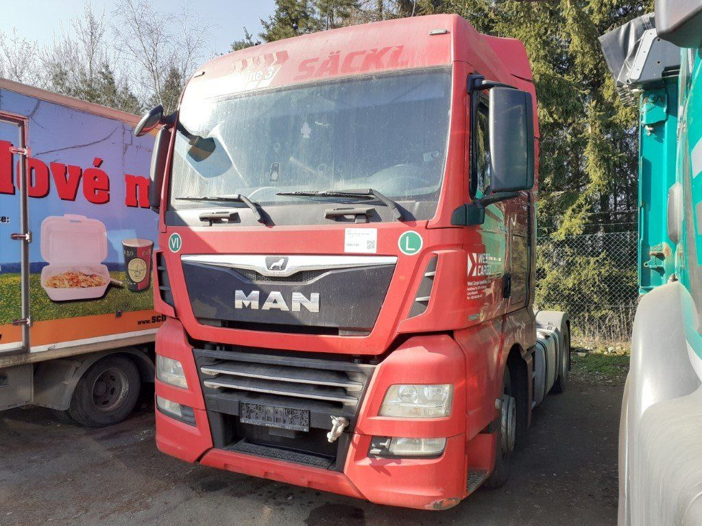 MAN TGX18.460 XLX Motorschaden/engine damage - Tracteur routier: photos 2 MAN TGX18.460 XLX Motorschaden/engine damage - Tracteur routier: photos 2