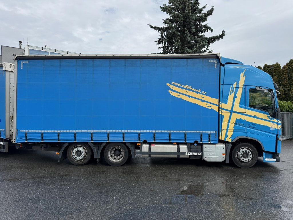 Volvo FH500 6x2 Euro 6 + Schmitz - Camion à rideaux coulissants: photos 2 Volvo FH500 6x2 Euro 6 + Schmitz - Camion à rideaux coulissants: photos 2