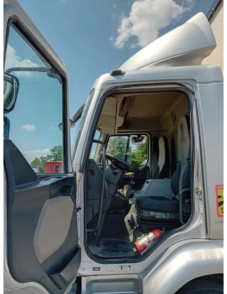 Renault Midlum 280 dxi - Camion à rideaux coulissants: photos 5 Renault Midlum 280 dxi - Camion à rideaux coulissants: photos 5