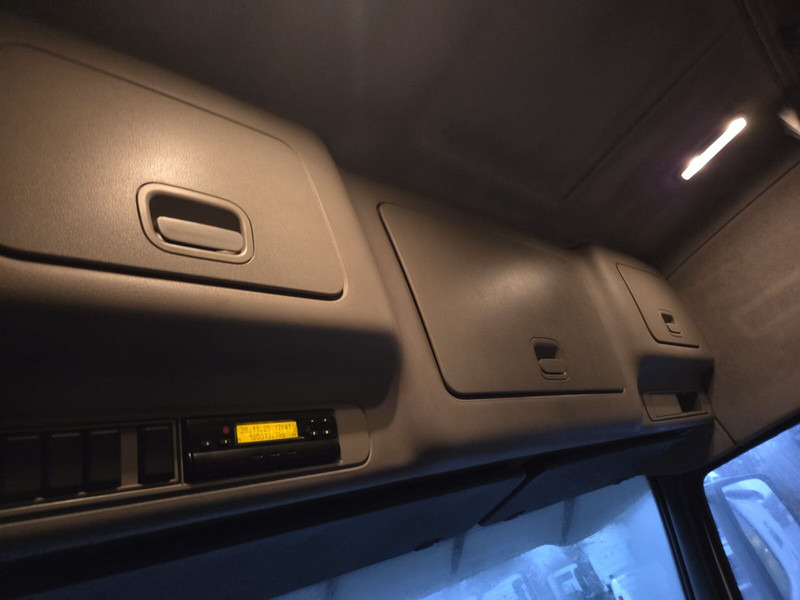 Volvo FH12 460 - Voith - Tracteur routier: photos 5 Volvo FH12 460 - Voith - Tracteur routier: photos 5