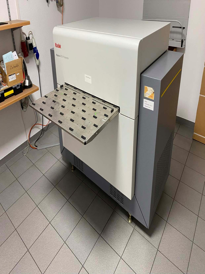 6up thermal platesetter Kodak Magnus 400 III with Prinergy XPO Workstation and Software Rip Workflowvillage - Machine d'impression: photos 1 6up thermal platesetter Kodak Magnus 400 III with Prinergy XPO Workstation and Software Rip Workflowvillage - Machine d'impression: photos 1