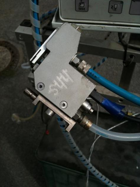 Baumer HHS C-210 2-channel glue application control system - Plieuse de bureau: photos 3 Baumer HHS C-210 2-channel glue application control system - Plieuse de bureau: photos 3