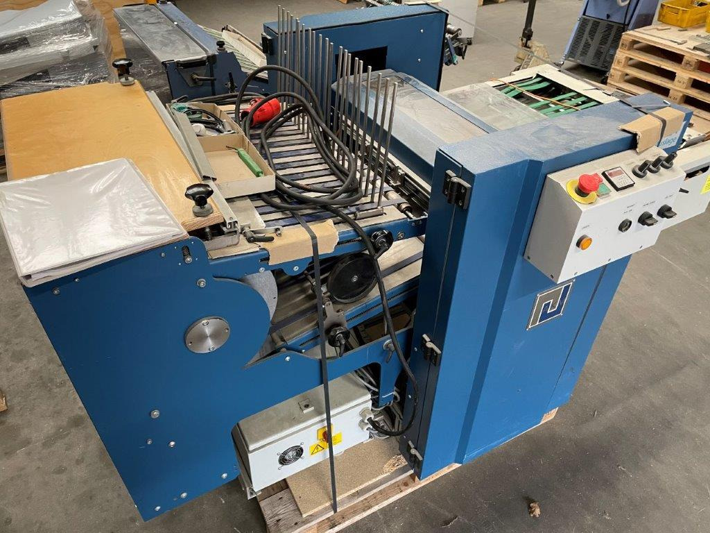 Flat pile delivery AKM PSA 60 Pharma with press - Machine d'impression: photos 1 Flat pile delivery AKM PSA 60 Pharma with press - Machine d'impression: photos 1