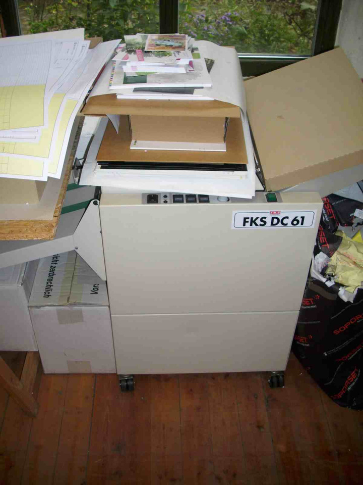 Grafipli 3810 S folding machine - Plieuse de bureau: photos 4 Grafipli 3810 S folding machine - Plieuse de bureau: photos 4