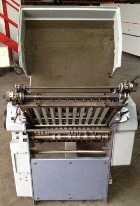 Heidelberg steel 2nd station T 50/4 buckle plate folding unit - Plieuse de bureau: photos 2 Heidelberg steel 2nd station T 50/4 buckle plate folding unit - Plieuse de bureau: photos 2