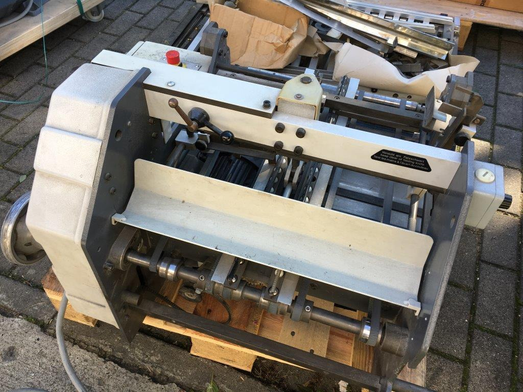Heidelberg steel KBi 1-36 hook-in cross-fold unit - Plieuse de bureau: photos 4 Heidelberg steel KBi 1-36 hook-in cross-fold unit - Plieuse de bureau: photos 4