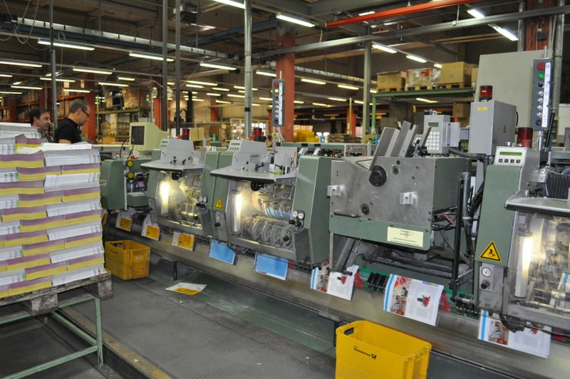 High Speed saddlestitcher Müller Martini Prima Amrys Year 2000 - Machine d'impression: photos 1 High Speed saddlestitcher Müller Martini Prima Amrys Year 2000 - Machine d'impression: photos 1