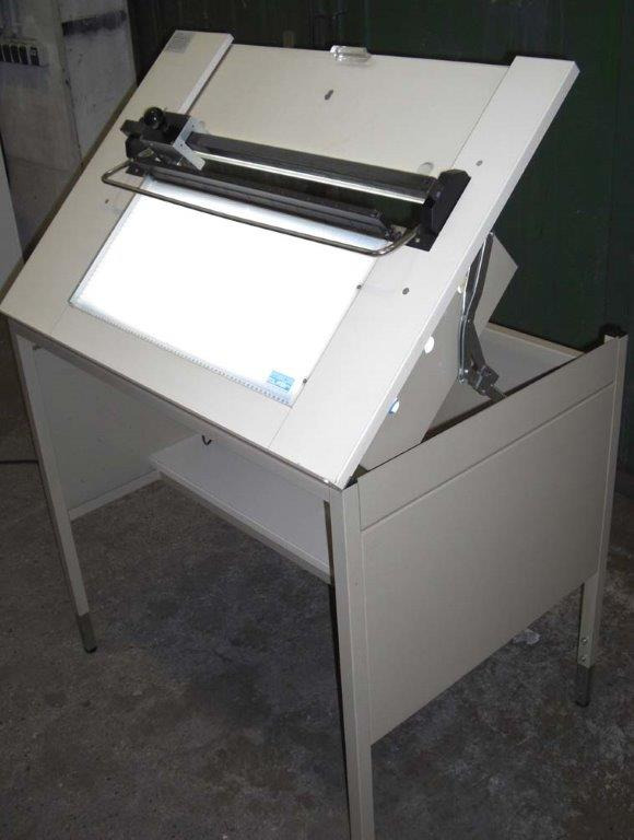 Mega steel cutter 699-2 on light table with waste box - Massicot: photos 2 Mega steel cutter 699-2 on light table with waste box - Massicot: photos 2